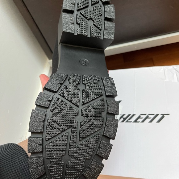 NWT Chelsea Platform Ankle Boots - Picture 4 of 6